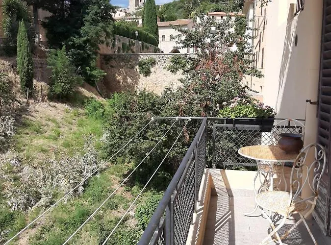 לינה וארוחת בוקר Al 32