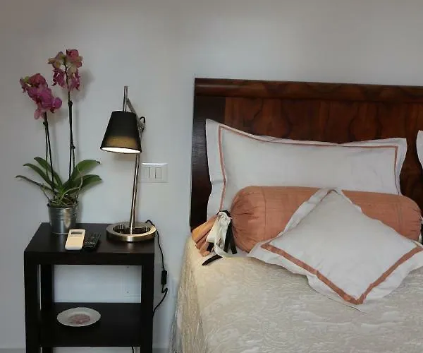 Al 32 לינה וארוחת בוקר מאסה מריטימה