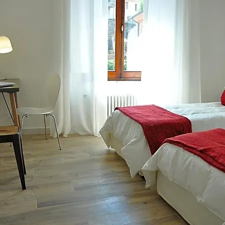 Al 32 Bed & Breakfast 3*