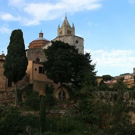 Al 32 Oda ve Kahvaltı Massa Marittima