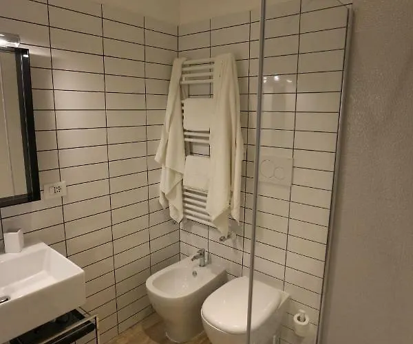 Al 32 住宿加早餐酒店 3*